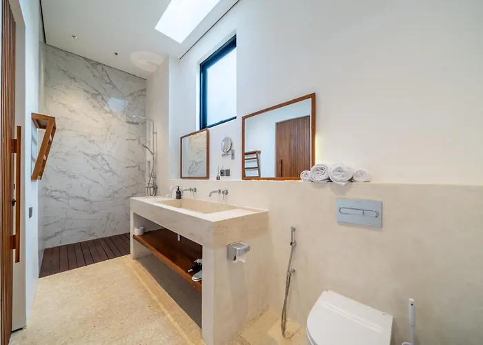 Karma - Spacious Ocean View With Pool & Rooftop Villa